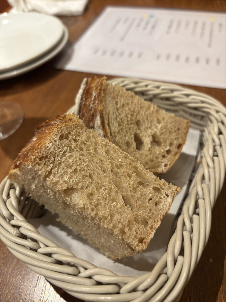 武蔵小山のスペイン食堂石井のパン