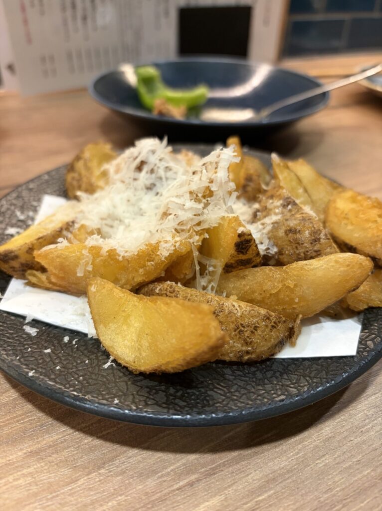 「東京MEAT酒場 武蔵小山店」の皮付きポテトフライ