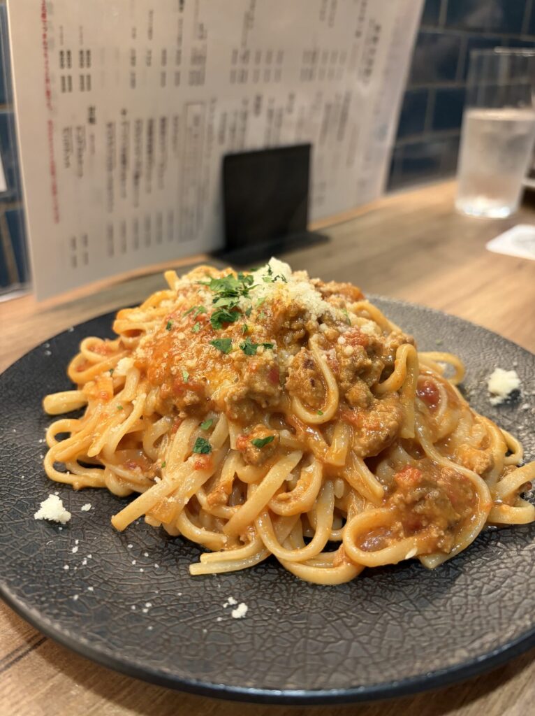 「東京MEAT酒場 武蔵小山店」のパスタ