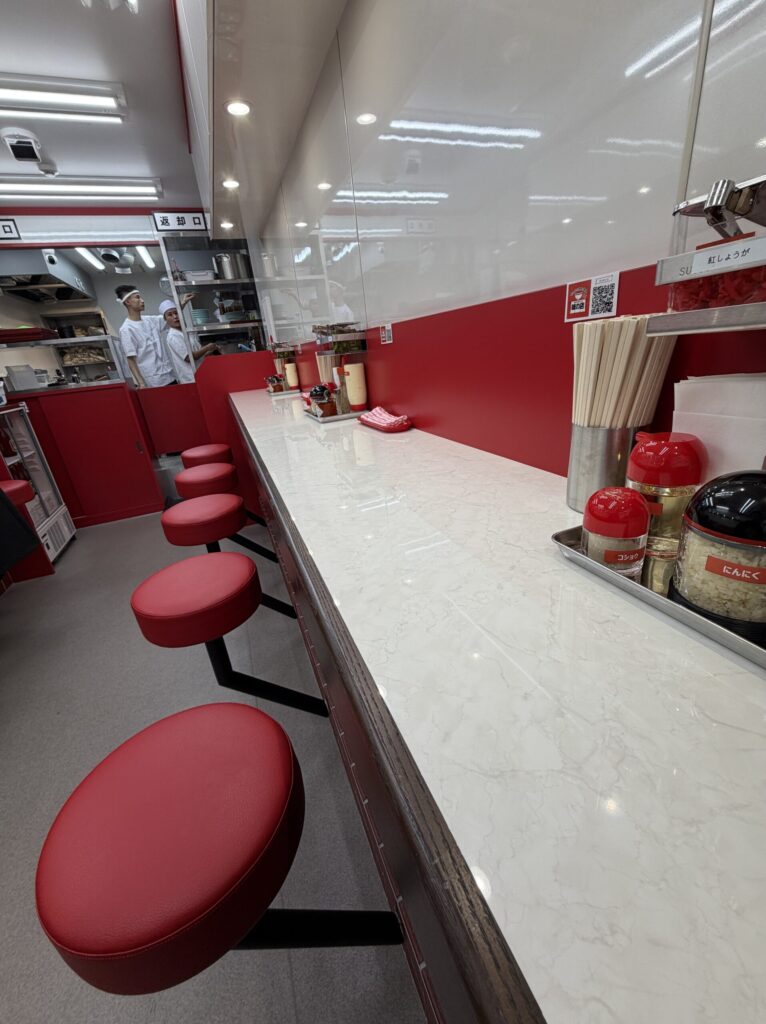 なぎちゃんラーメン武蔵小山店の内観