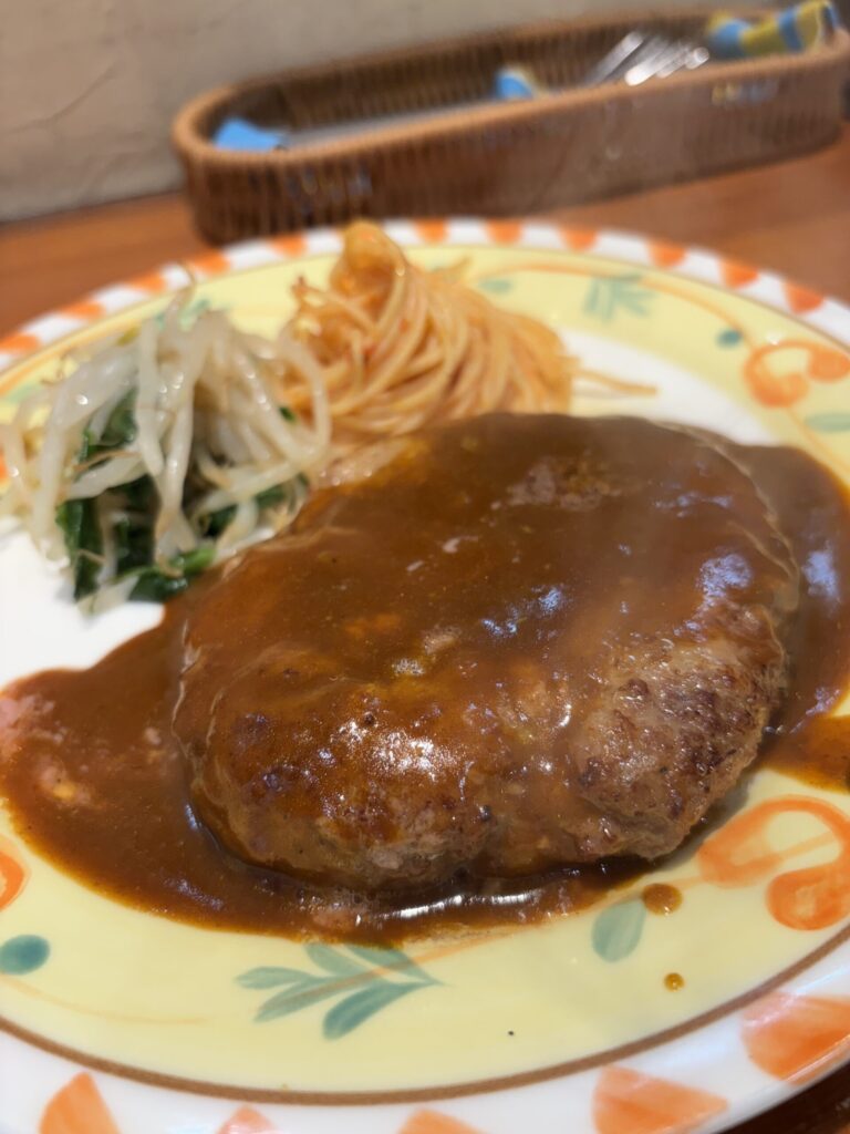 ちいさなフライパンのハンバーグ